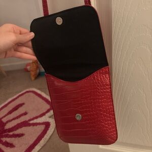 Elegant Red Croc-Embossed Women's Bag